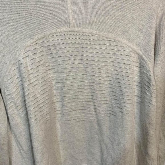 LULULEMON woman’s reversible gray/cream cardigan. One size. Fits … - Picture 6 of 10